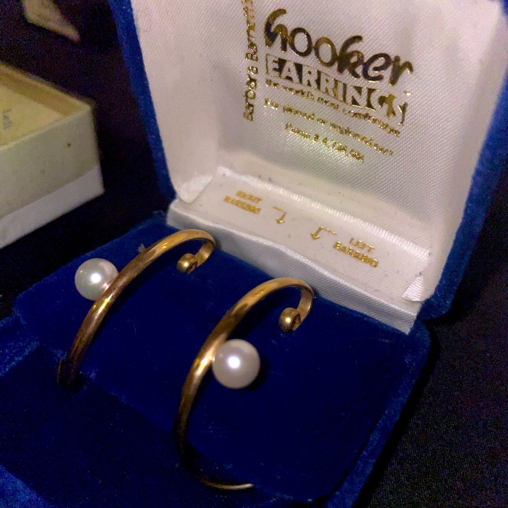 Barbara Barnett’s HOOKer Earrings - 14k GF Made in USA - Gold w/ white pearl